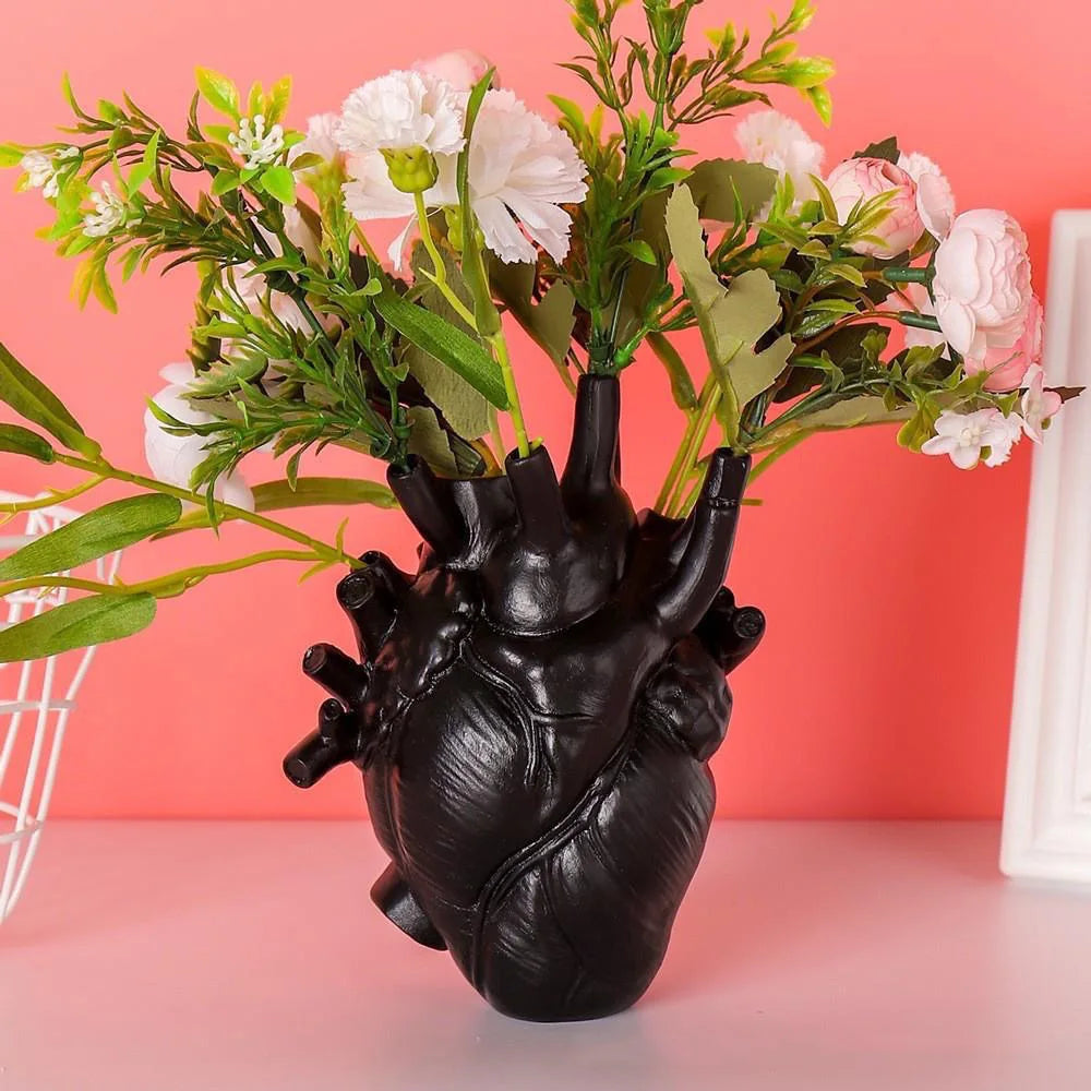 Modern Ornament Heart Shaped Resin Vase