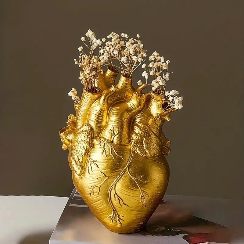 Modern Ornament Heart Shaped Resin Vase