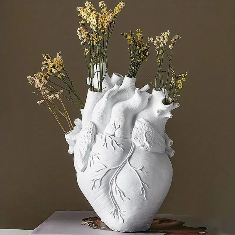 Modern Ornament Heart Shaped Resin Vase