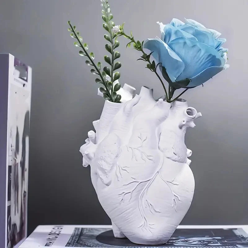 Modern Ornament Heart Shaped Resin Vase