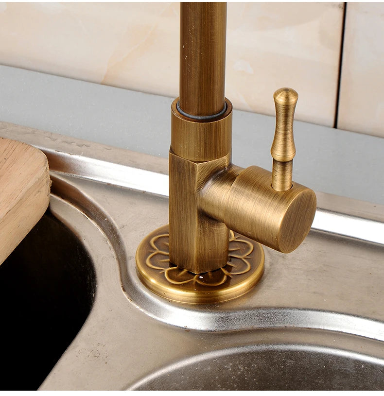 Kitchen Sink Antique 360 Rotation Single Hole Faucet