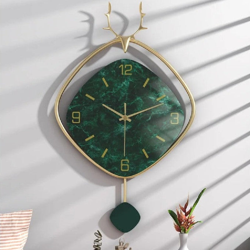 Artistic Nordic Wall Clock Creative Deer Head with Pendulum