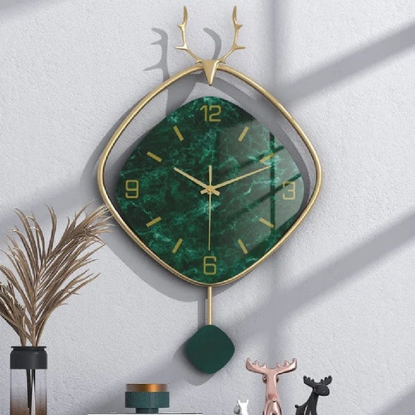 Artistic Nordic Wall Clock Creative Deer Head with Pendulum