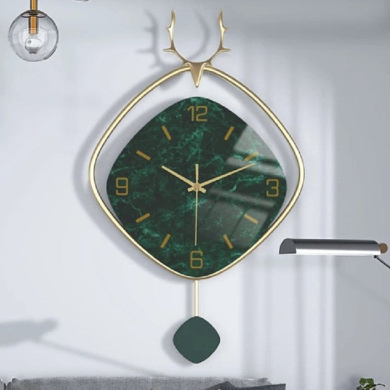 Artistic Nordic Wall Clock Creative Deer Head with Pendulum
