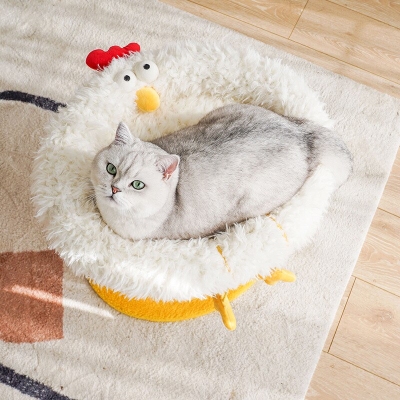 Scratching Post With Nest in the Shape of a Chicken