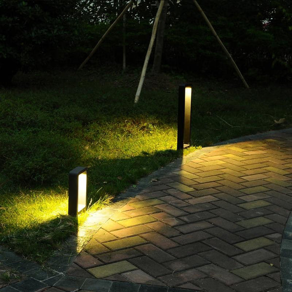 Modern Black Frame Garden Light